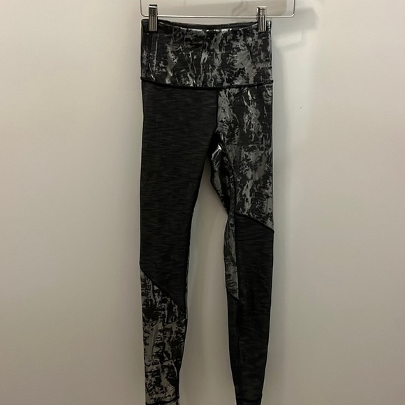 Lululemon Wunder Under Leggings High-Rise Tight Foil Size 2 - Picture 2 of 9